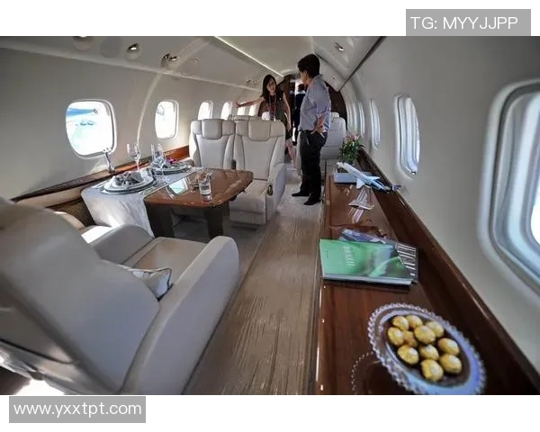 足球明星奢华生活揭秘：从私人飞机到顶级豪宅的豪奢日常